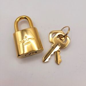 NWT Louis Vuitton LV Lock And Key
